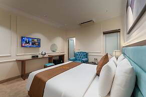 Grand Luxury Hotel