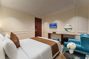 Grand Luxury Hotel