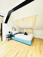 Comfortable 5 BR Apt near Schonbrunn