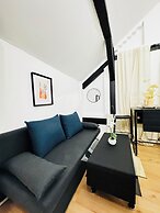 Comfortable 5 BR Apt near Schonbrunn