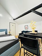 Comfortable 5 BR Apt near Schonbrunn