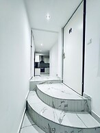 Comfortable 5 BR Apt near Schonbrunn