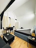 Comfortable 5 BR Apt near Schonbrunn