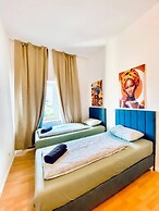 Budget Friendly 4 BR Apt for Groups