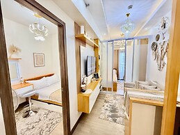 Cozy and Comfy Retreat with Balcony