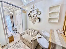 Cozy and Comfy Retreat with Balcony