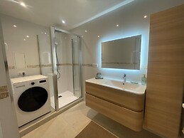 Spacious Group Stay in Antibes