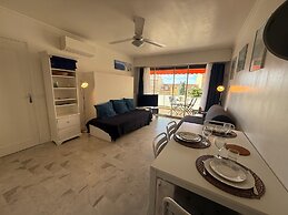 Peaceful La Pinede Apartment for Couple