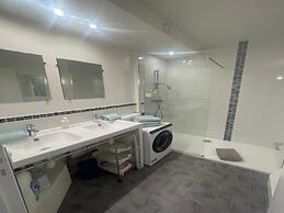 Peaceful La Pinede Apartment for Couple