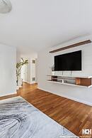 Luxury NYC Home Game Room Free Parking