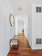 Luxury NYC Home Game Room Free Parking