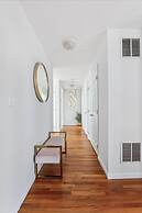 Luxury NYC Home Game Room Free Parking