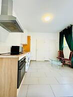 Cityside Two Bedroom Apt Budget Stay
