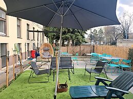 Charming 1BR Apt With Garden Danube