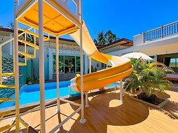 Le poulet poolvilla khanom