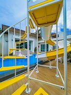 Le poulet poolvilla khanom