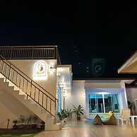 Le poulet poolvilla khanom