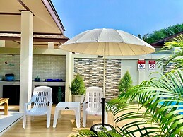 Le poulet poolvilla khanom