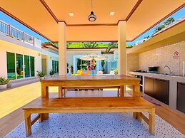 Le poulet poolvilla khanom