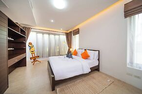 Spacious Private 4 BR Villa With a Working Office