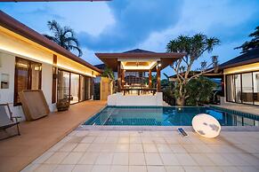 Spacious Private 4 BR Villa With a Working Office