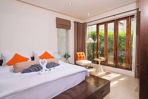 Spacious Private 4 BR Villa With a Working Office