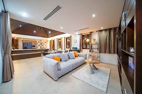 Spacious Private 4 BR Villa With a Working Office