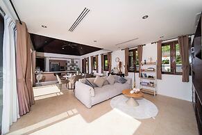 Spacious Private 4 BR Villa With a Working Office