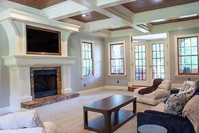 Creekside Haven With Dock Scenic Views