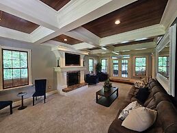 Creekside Haven With Dock Scenic Views