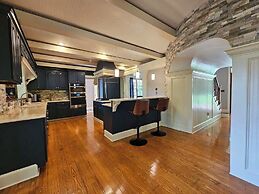 Creekside Haven With Dock Scenic Views