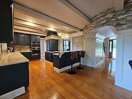 Creekside Haven With Dock Scenic Views