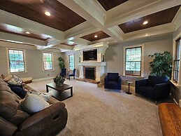Creekside Haven With Dock Scenic Views