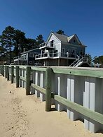 4-bedroom Luxury Private Beach Getaway