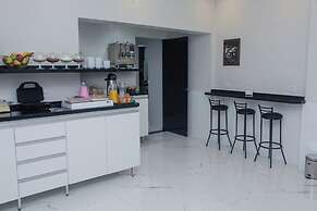 Hotel New House