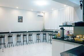 Hotel New House