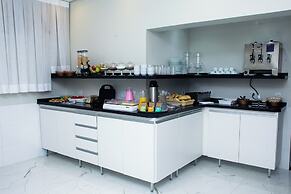 Hotel New House