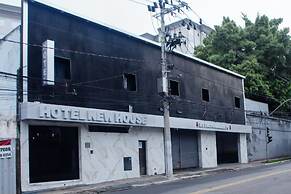 Hotel New House