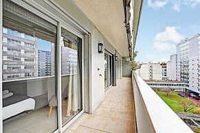 Exceptional 3bdr/6p apt - View of the Eiffel Tower