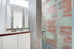 Exceptional 3bdr/6p apt - View of the Eiffel Tower