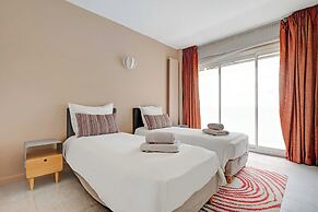 Exceptional 3bdr/6p apt - View of the Eiffel Tower