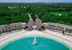 2BR Luxury Condo  Golf View  Corasol