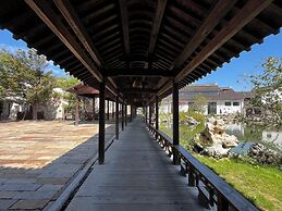 XUANDE GATE HOTEL