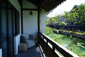XUANDE GATE HOTEL