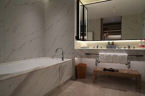 XUANDE GATE HOTEL
