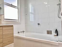 Central Bondi Getaway - up to 8 Guest