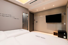 HOTEL JUNO