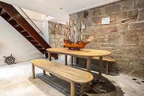 The Flintstones Luxury Stone Stay