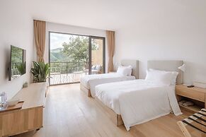 LOSTVILLA Green Gable-Anji