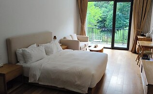 LOSTVILLA Green Gable-Anji